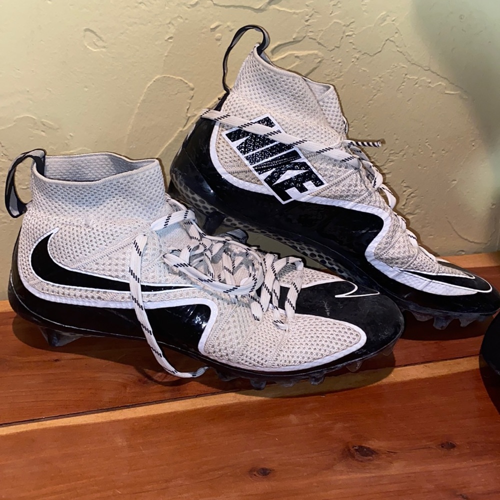 Nike Vapor Untouchable Football Cleats